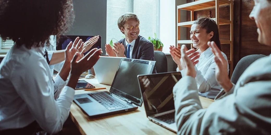 Applauding in meeting