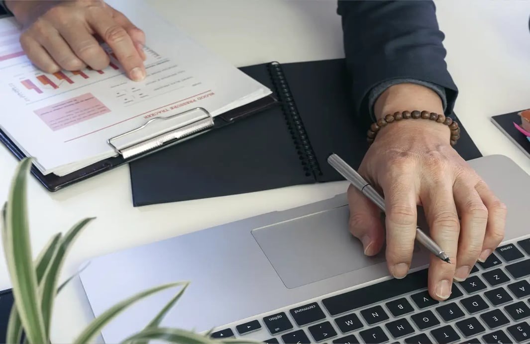 What makes a good sales incentive plan